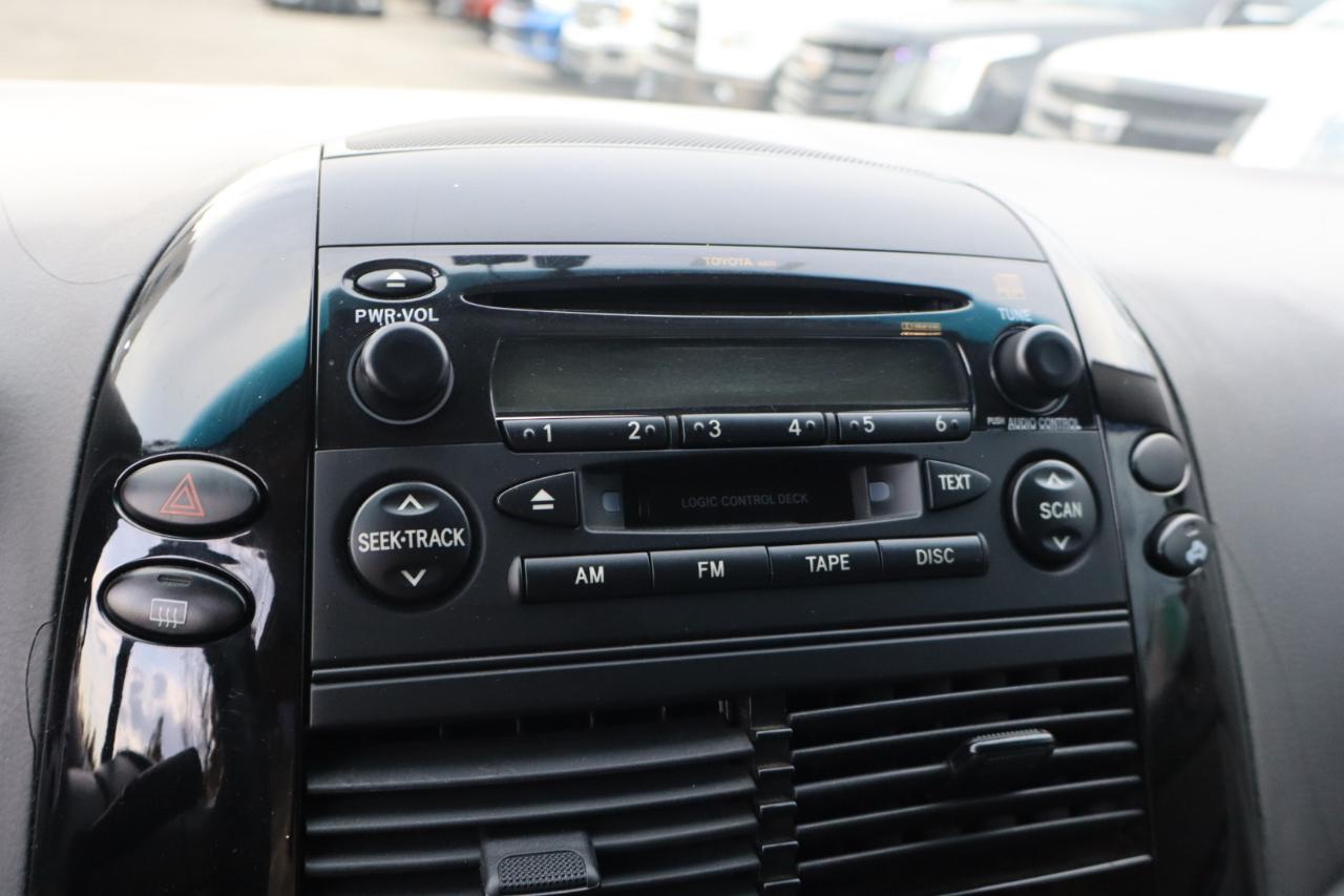 Toyota Sienna LE - 7 Passenger 2004