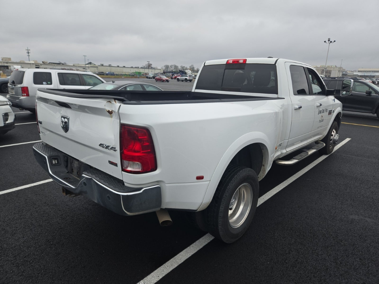 2012 Ram 3500 Laramie photo 3
