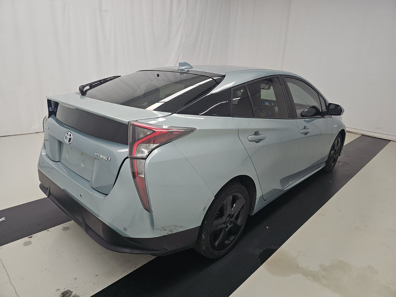 2016 Toyota Prius Four's photo