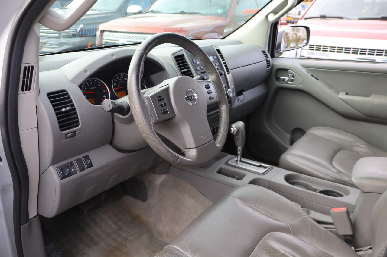 Nissan Frontier SL Crew Cab 4WD 2012