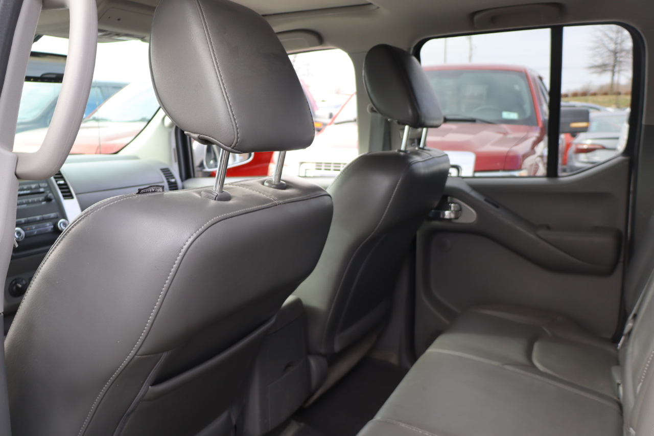 Nissan Frontier SL Crew Cab 4WD 2012