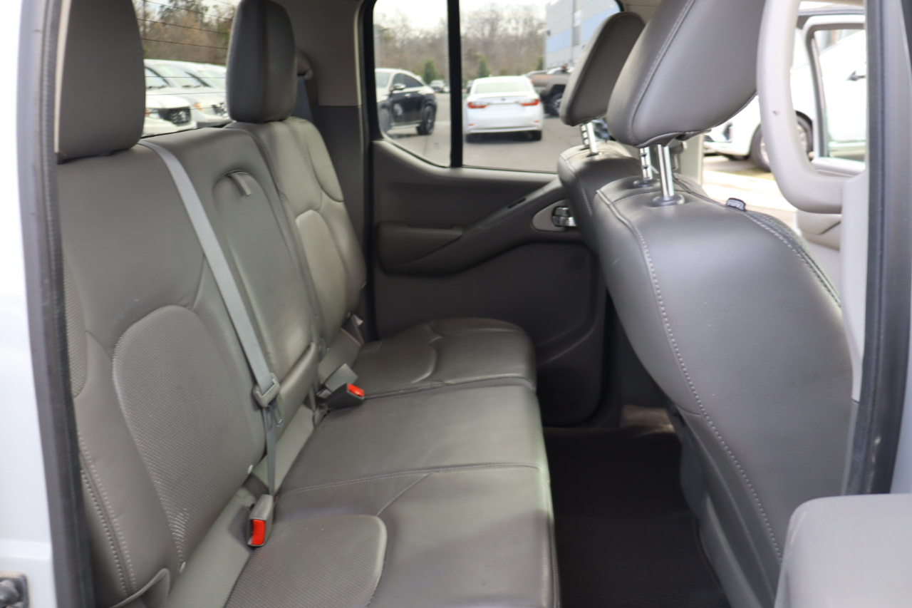 Nissan Frontier SL Crew Cab 4WD 2012