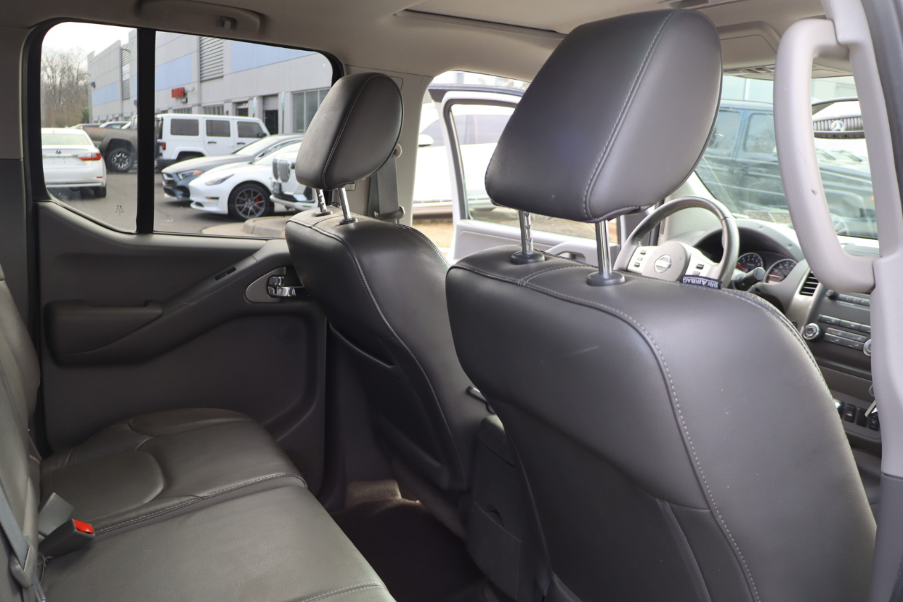 Nissan Frontier SL Crew Cab 4WD 2012