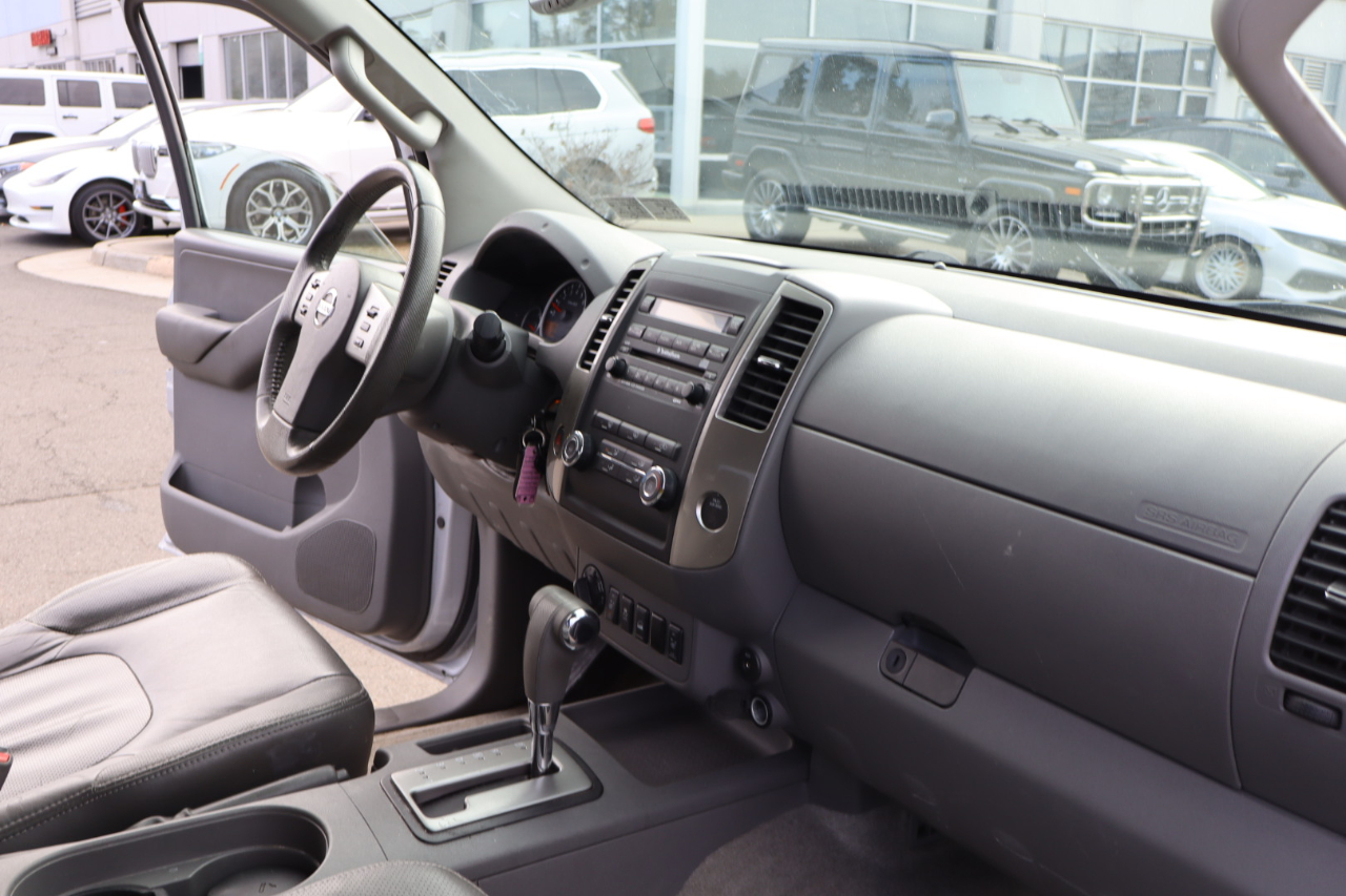 Nissan Frontier SL Crew Cab 4WD 2012