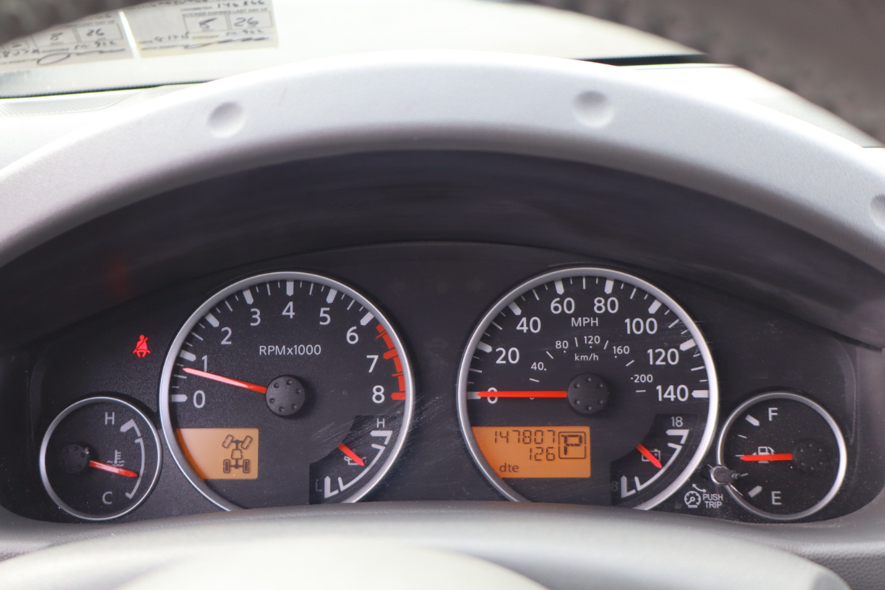 Nissan Frontier SL Crew Cab 4WD 2012