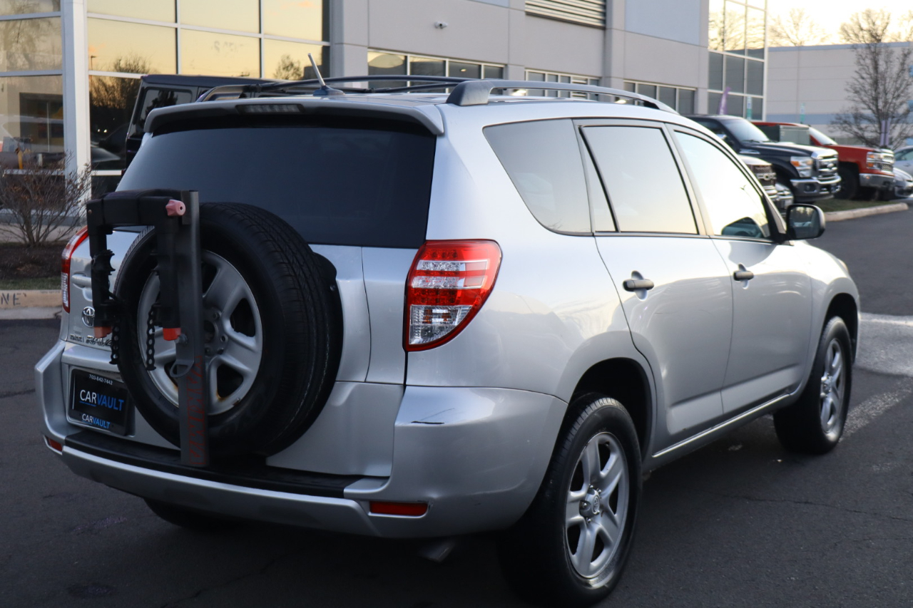 Toyota RAV4 Base I4 2WD 2009