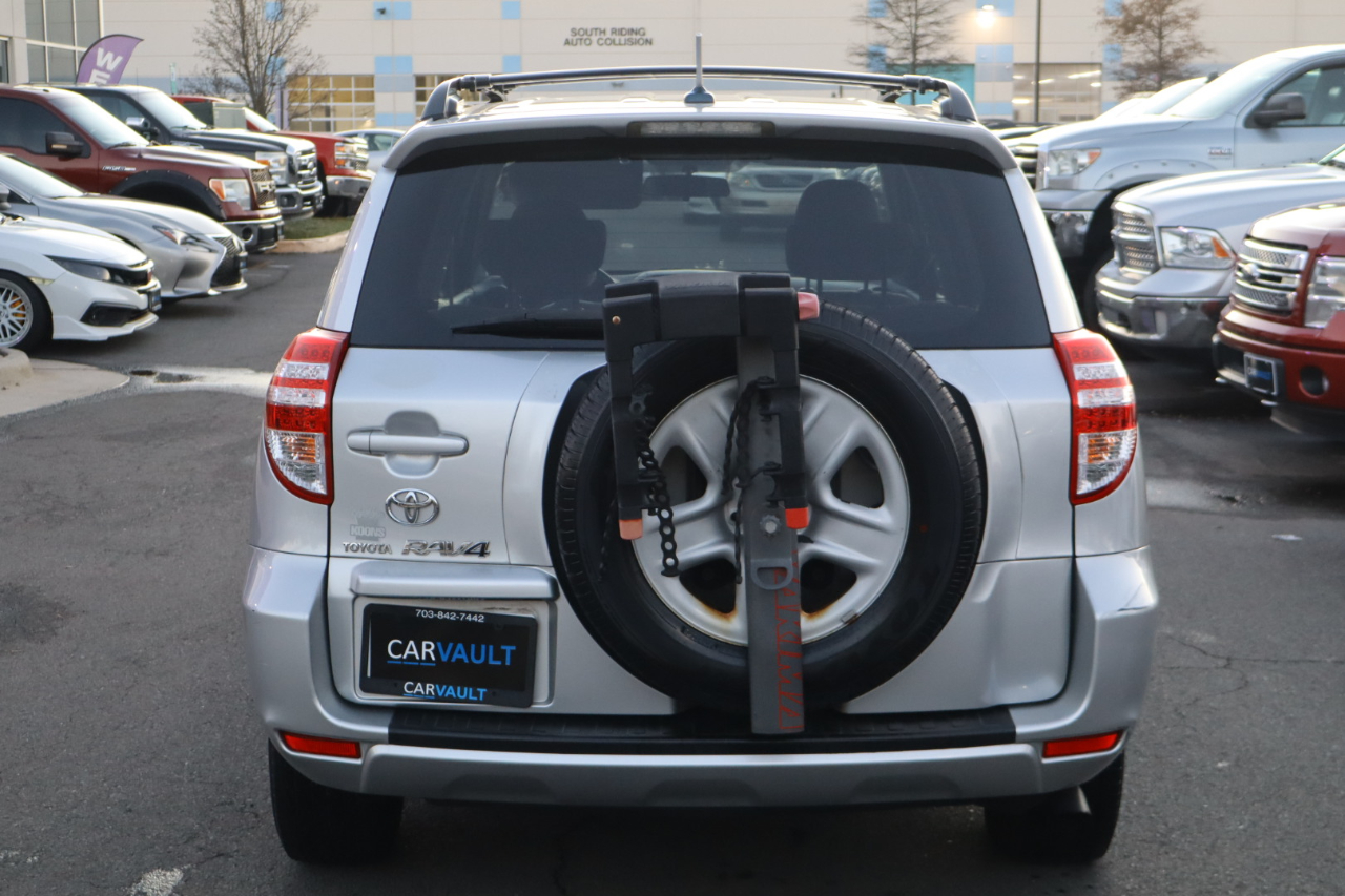 Toyota RAV4 Base I4 2WD 2009