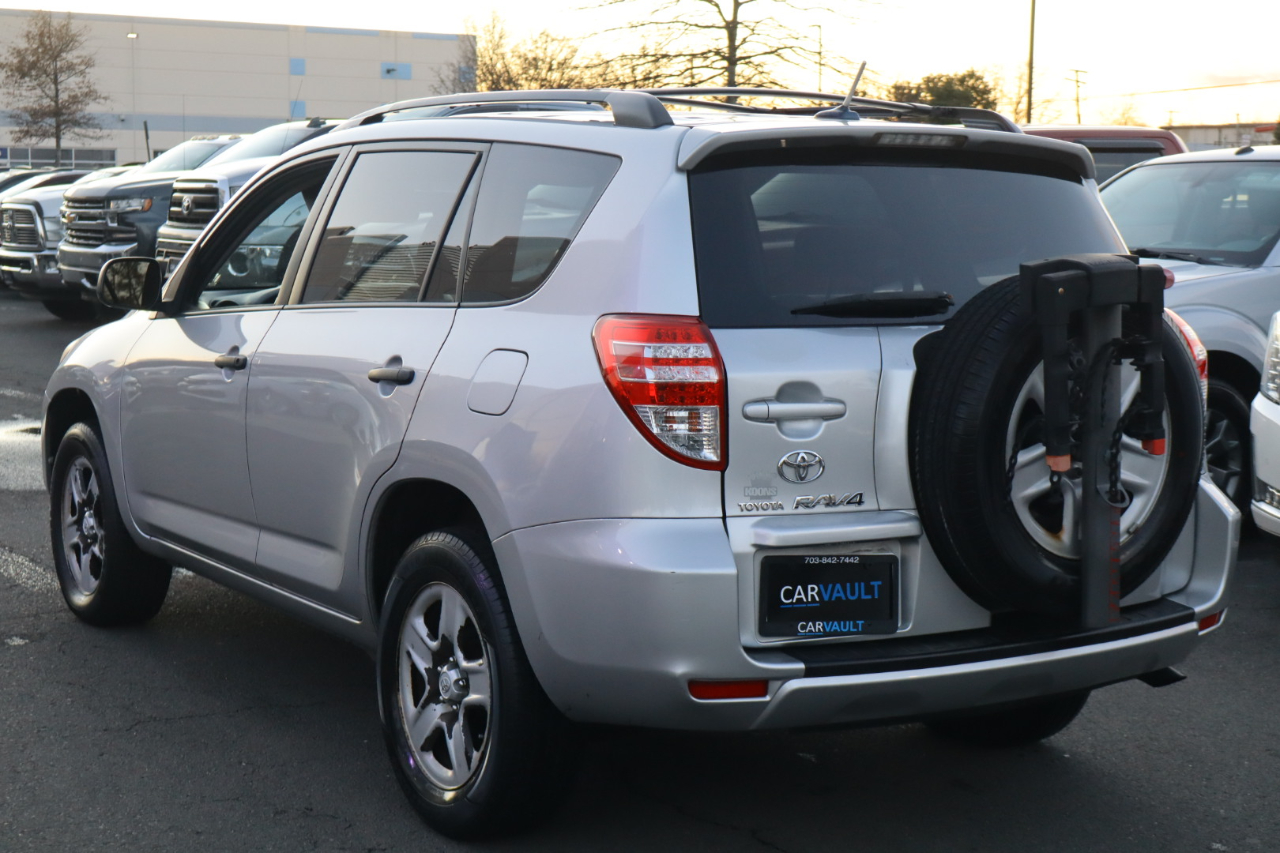 Toyota RAV4 Base I4 2WD 2009