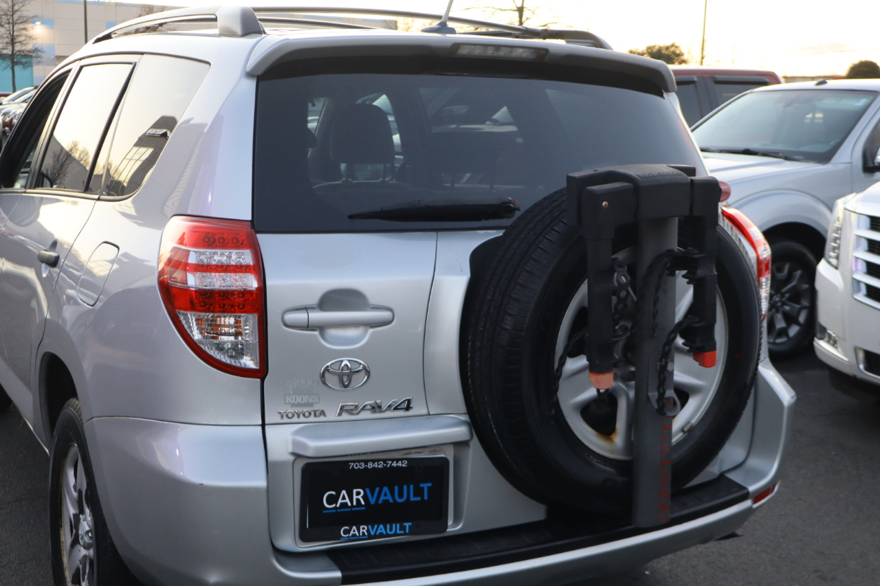 Toyota RAV4 Base I4 2WD 2009