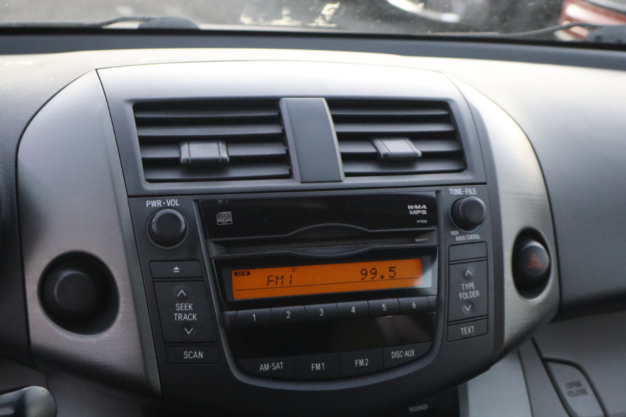 Toyota RAV4 Base I4 2WD 2009