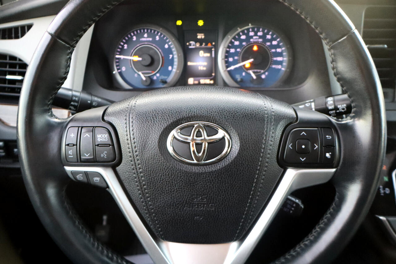 Toyota Sienna Limited Premium 7-Passenger 2017