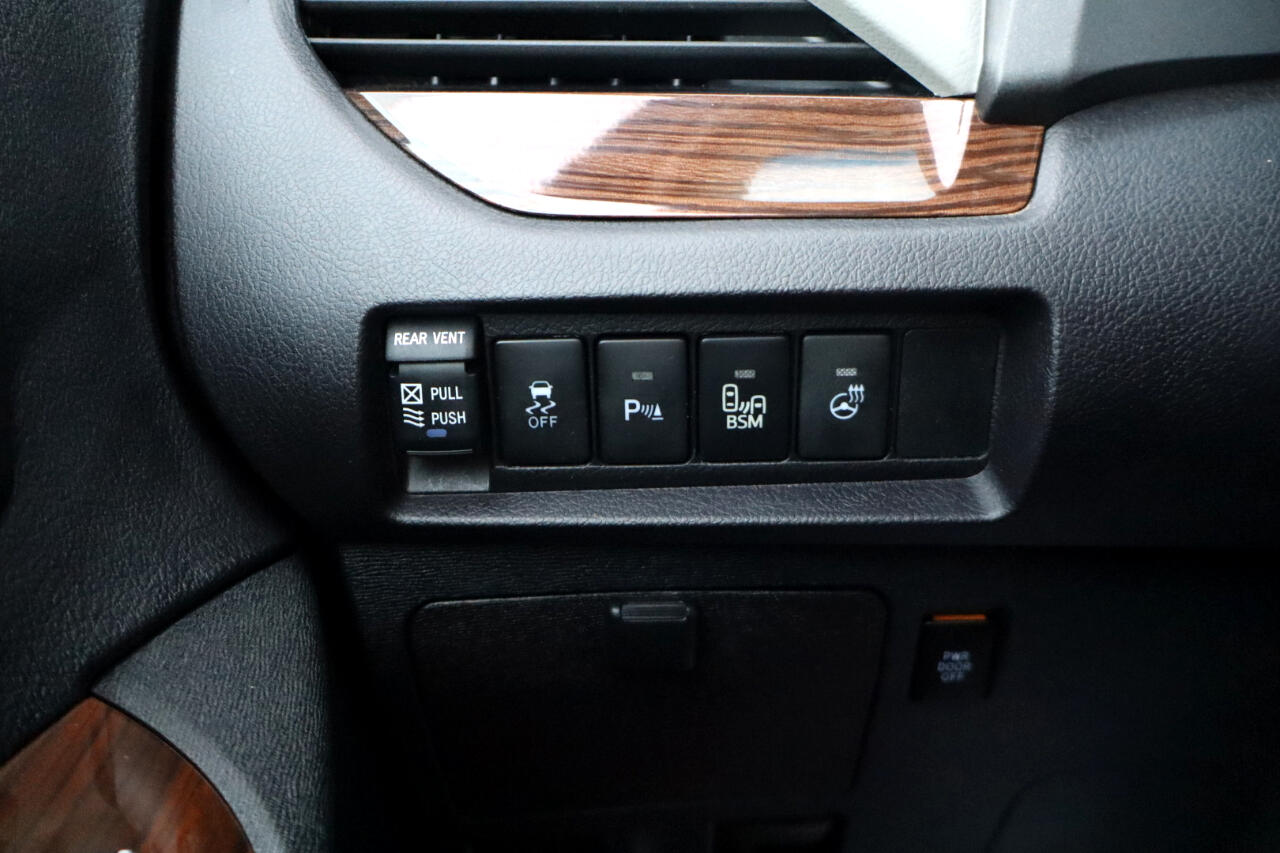 Toyota Sienna Limited Premium 7-Passenger 2017