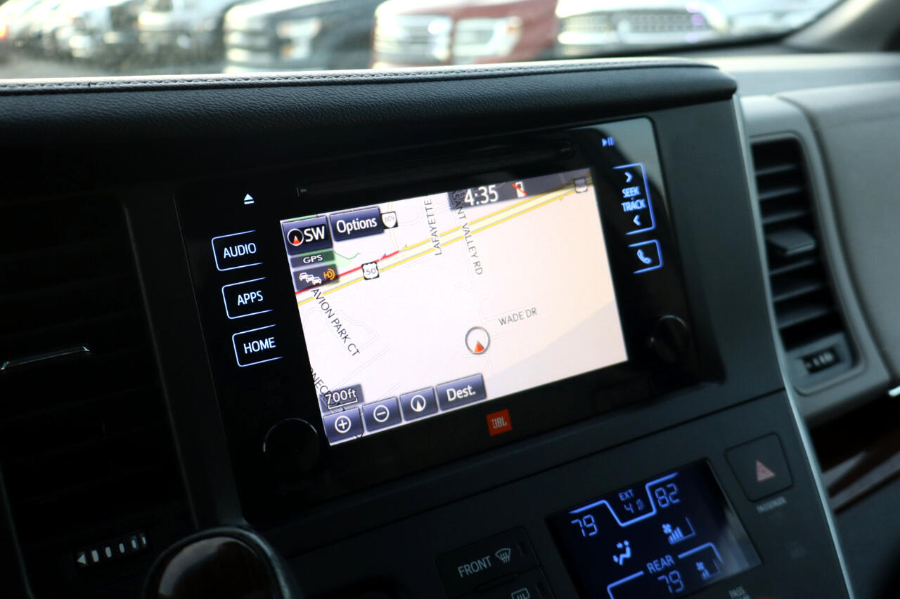 Toyota Sienna Limited Premium 7-Passenger 2017