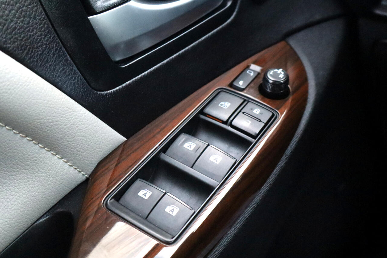 Toyota Sienna Limited Premium 7-Passenger 2017