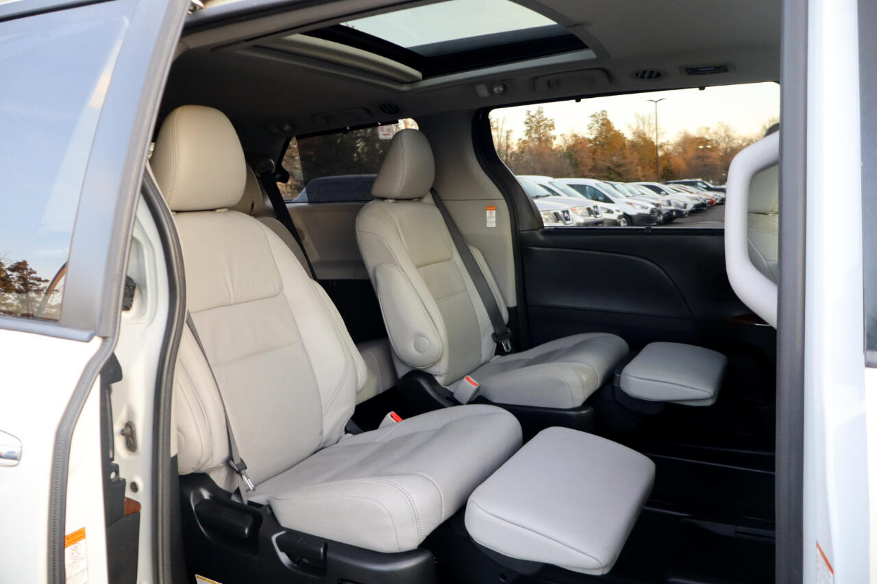 Toyota Sienna Limited Premium 7-Passenger 2017