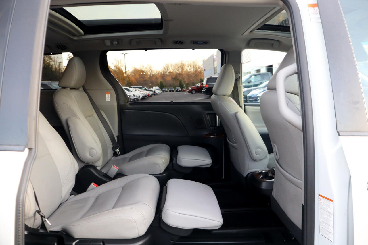 Toyota Sienna Limited Premium 7-Passenger 2017