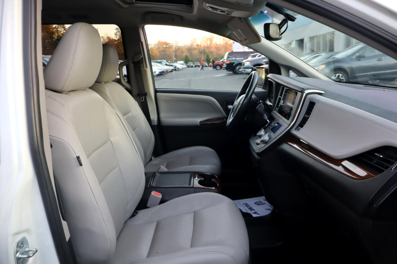 Toyota Sienna Limited Premium 7-Passenger 2017