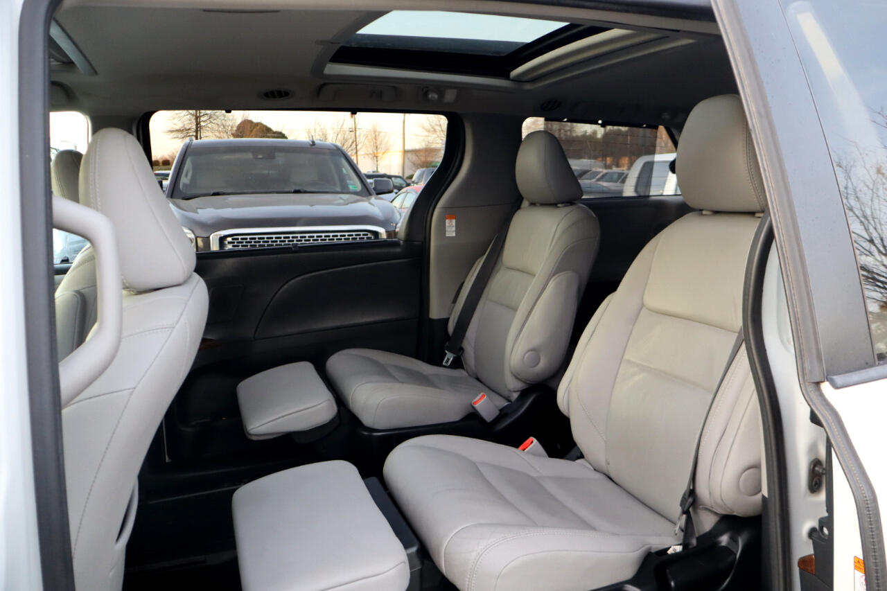 Toyota Sienna Limited Premium 7-Passenger 2017
