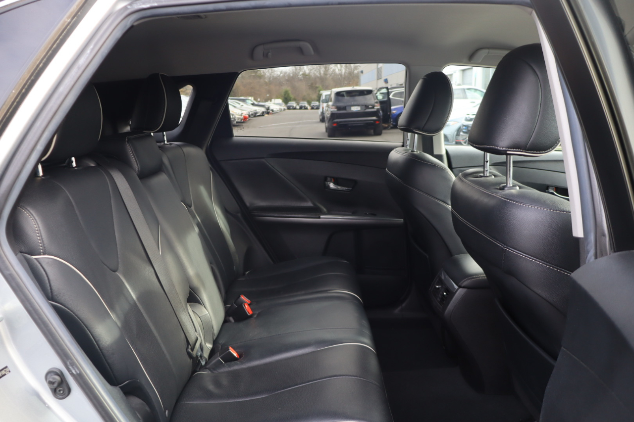 Toyota Venza LE I4 AWD 2015