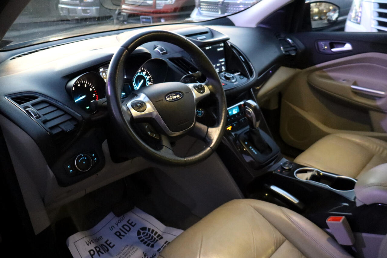 Ford Escape Titanium 4WD 2016