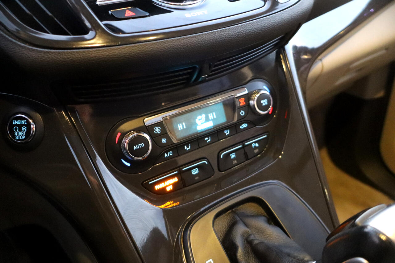 Ford Escape Titanium 4WD 2016