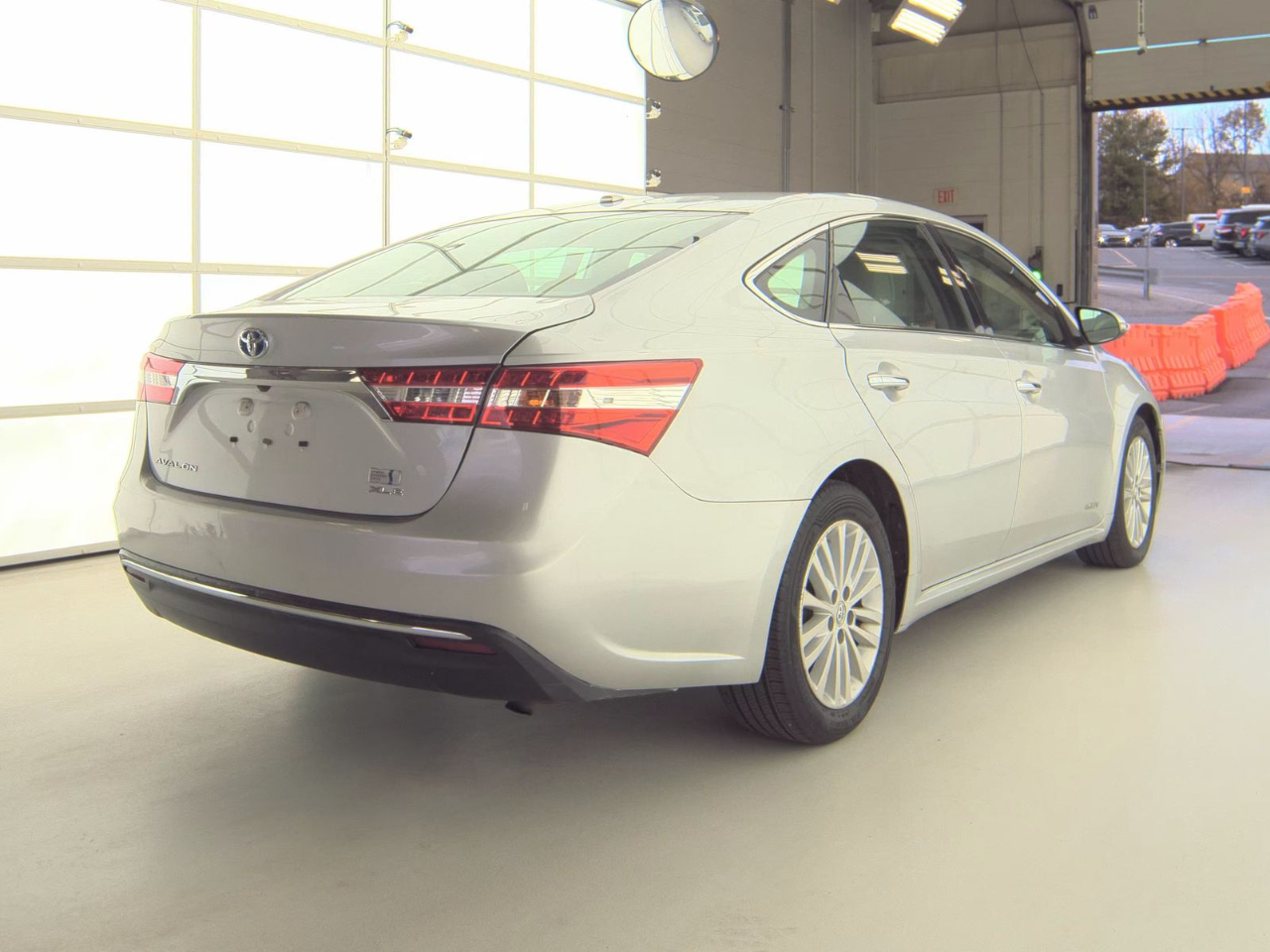 2014 Toyota Avalon XLE Touring Hybrid's photo