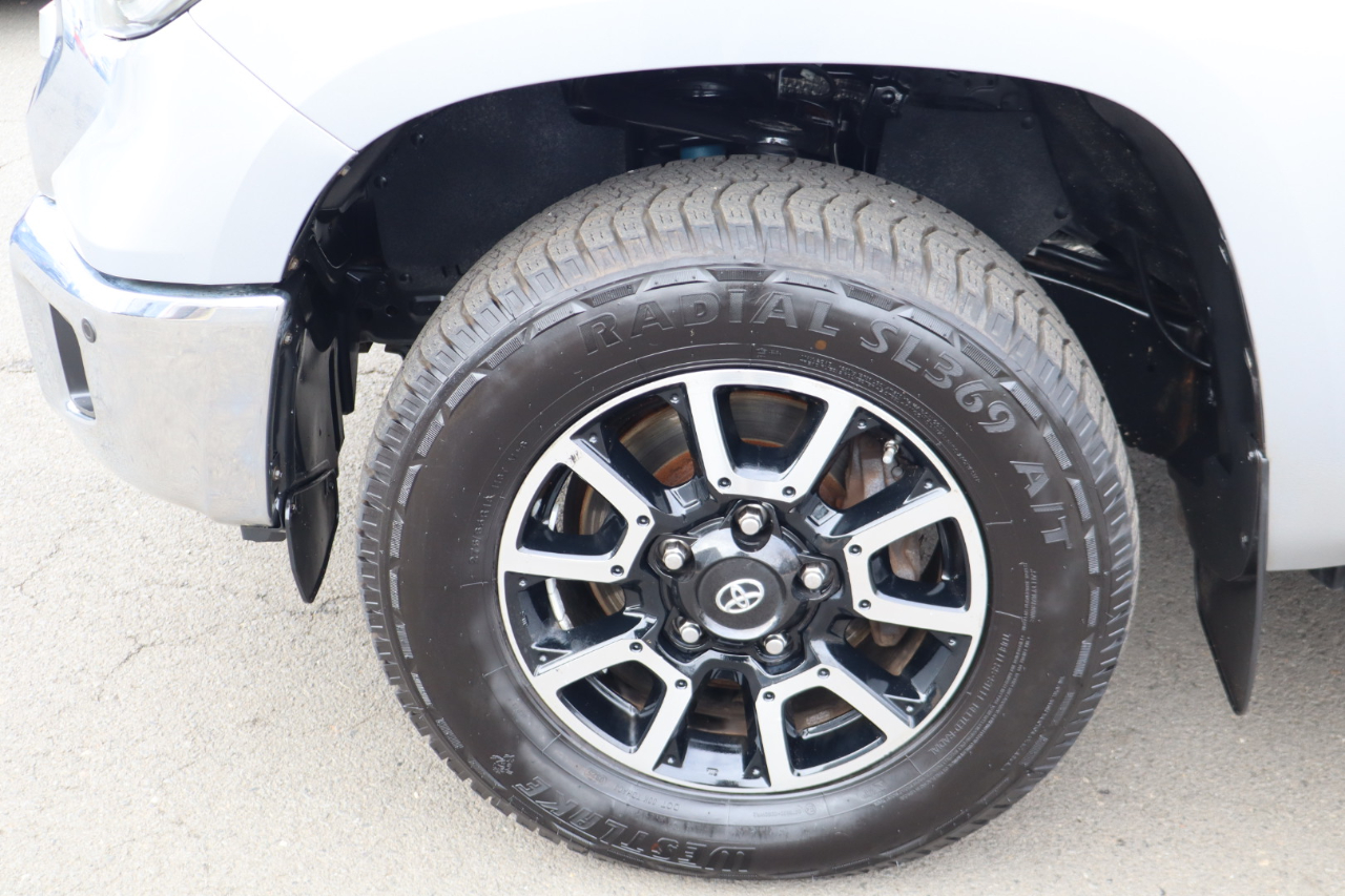 Toyota Tundra Limited 5.7L Double Cab 4WD 2018