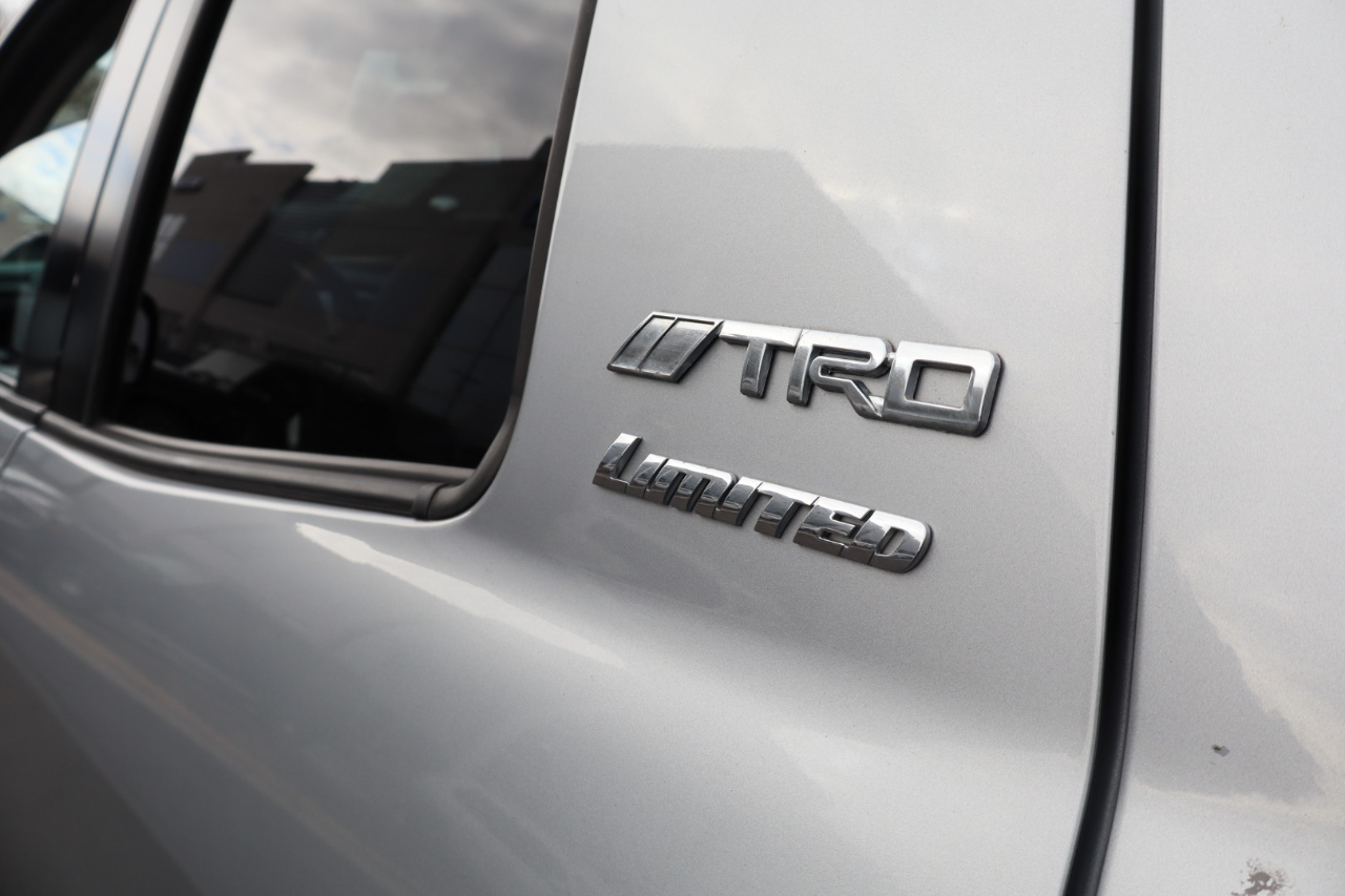 Toyota Tundra Limited 5.7L Double Cab 4WD 2018