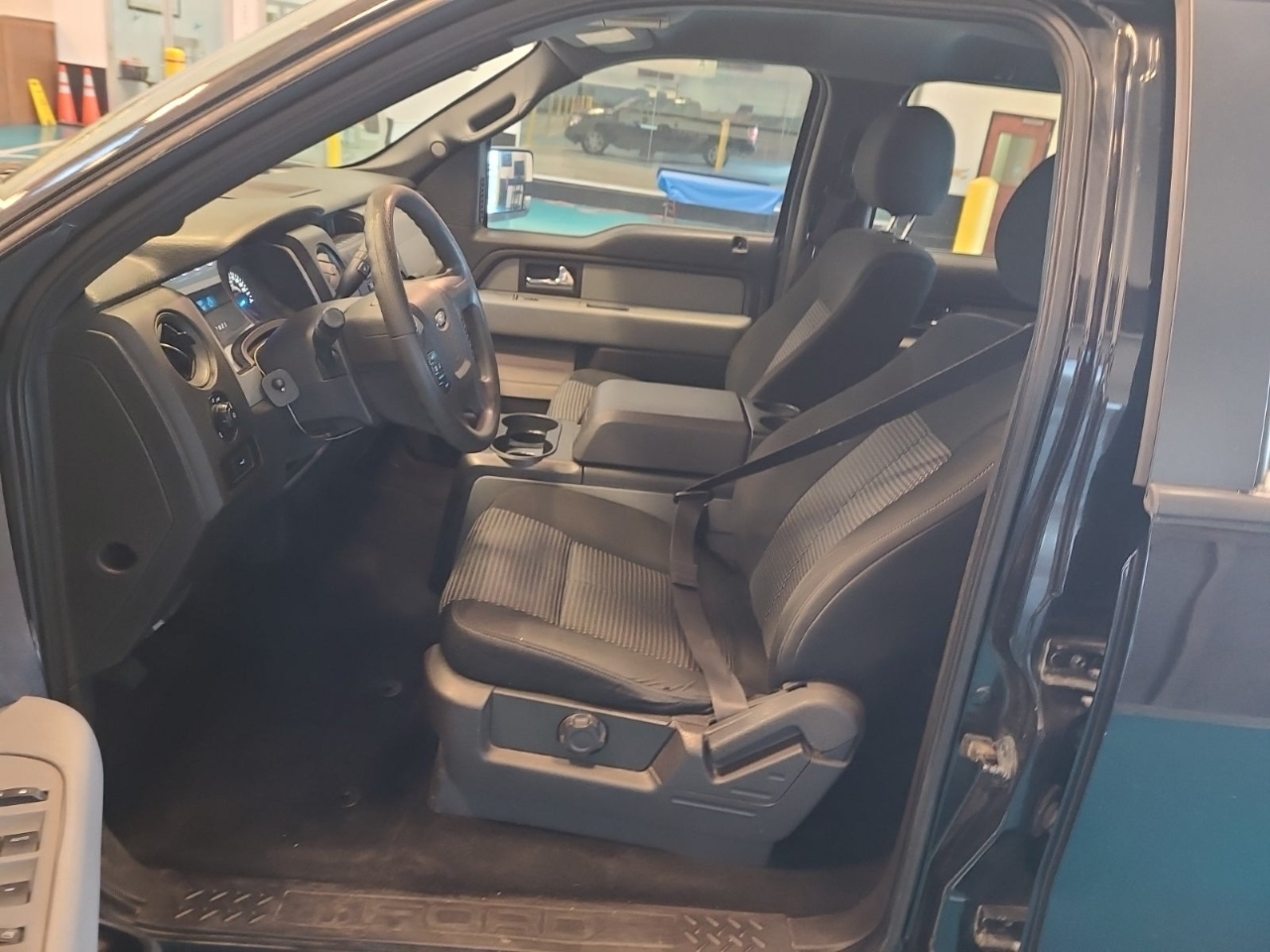 Ford F-150 STX SuperCrew 4WD 2014