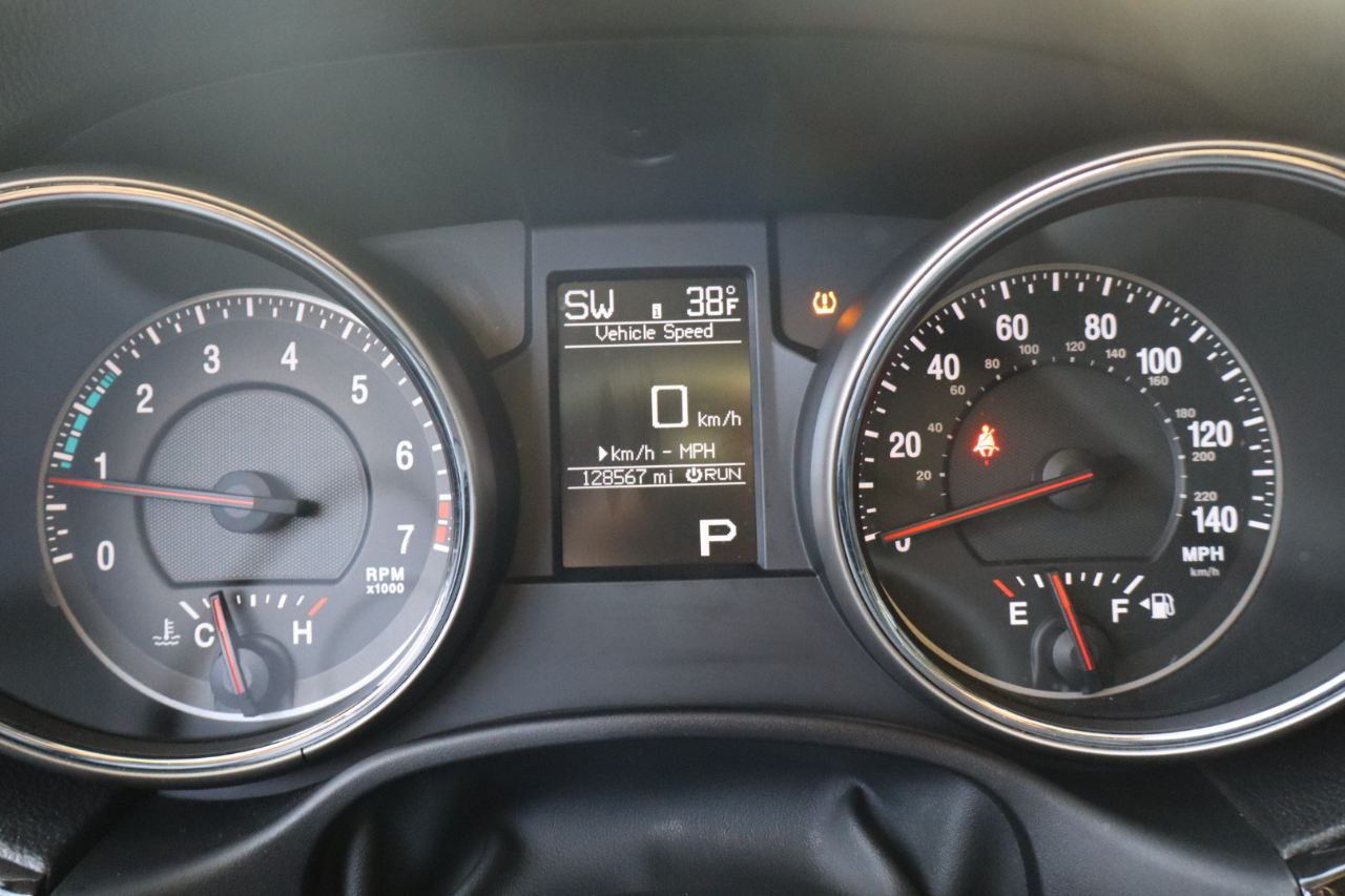 Jeep Grand Cherokee Laredo 4WD 2012