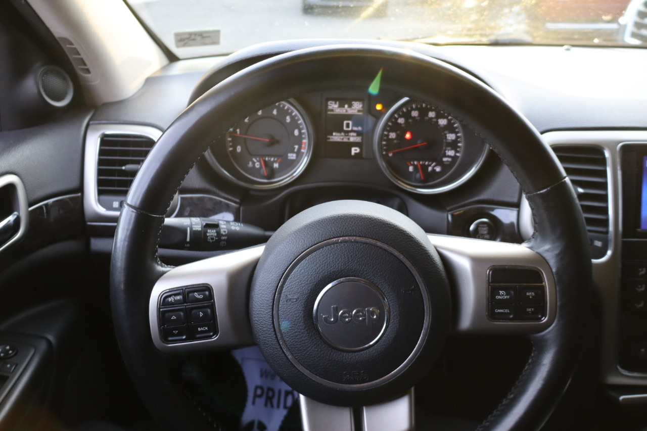 Jeep Grand Cherokee Laredo 4WD 2012