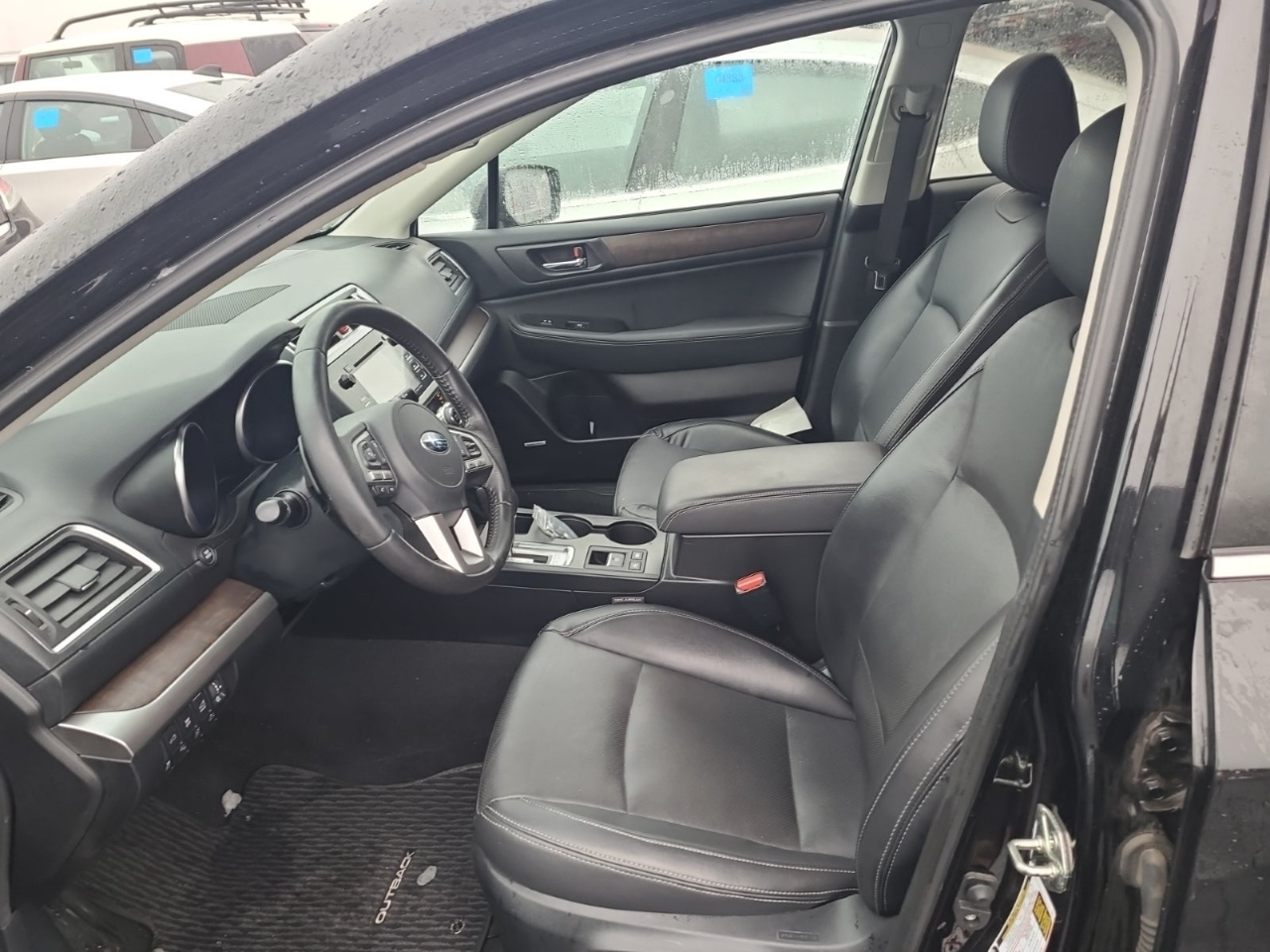 2017 Subaru Outback Limited's photo