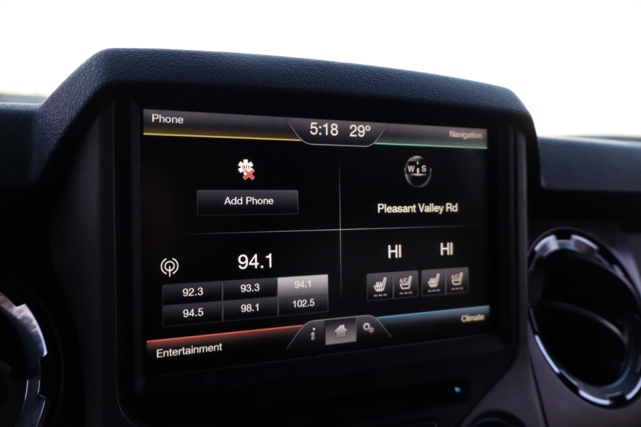 Ford F-350 SD Lariat Crew Cab 4WD 2016