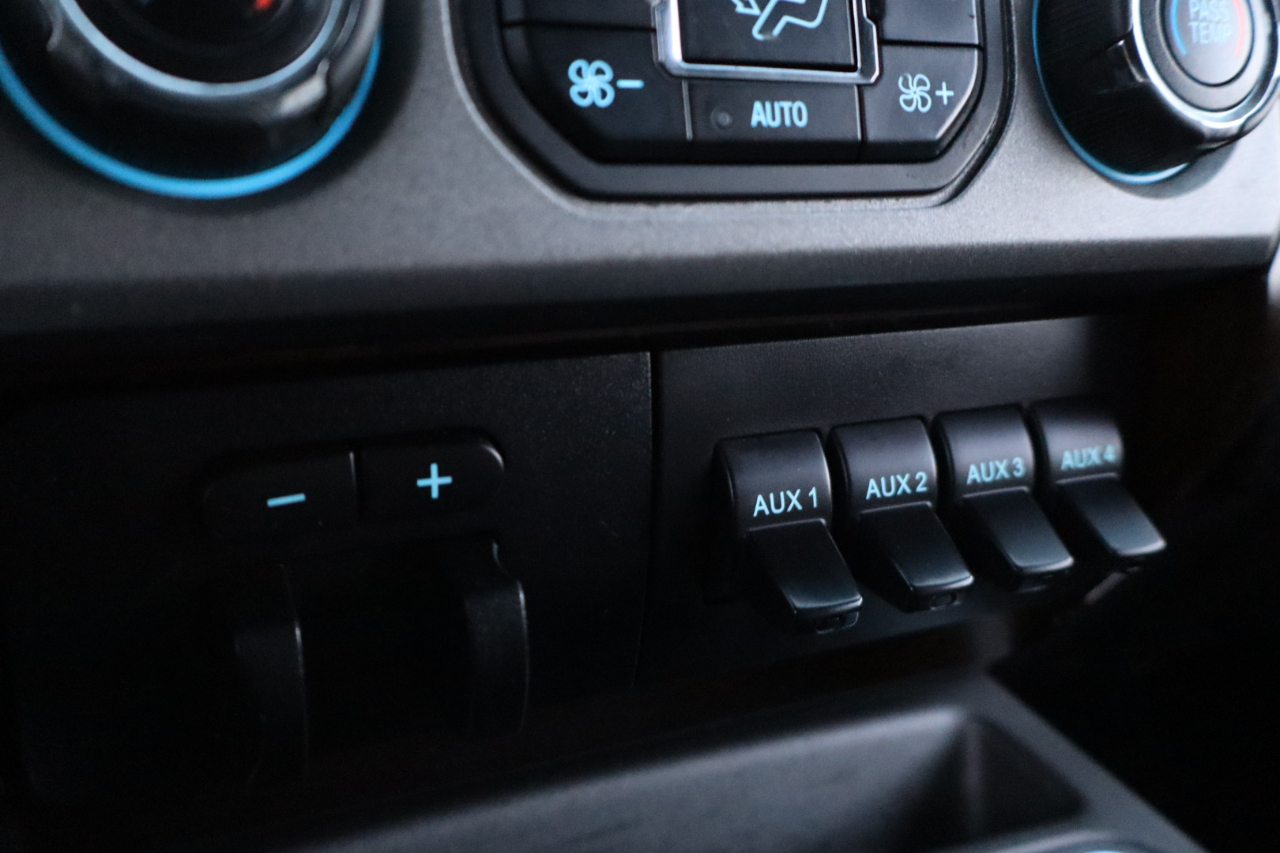 Ford F-350 SD Lariat Crew Cab 4WD 2016