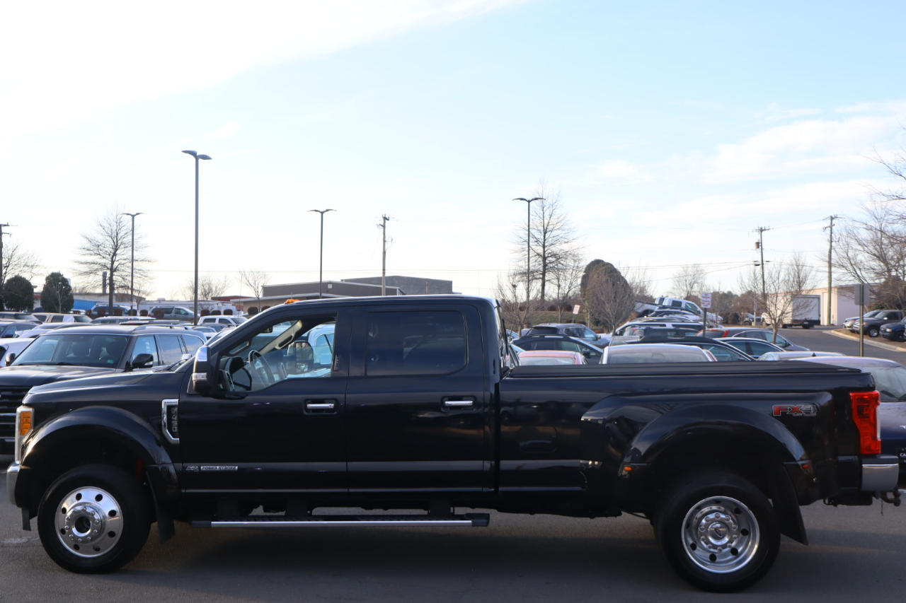 Ford F-450 SD Lariat Crew Cab DRW 4WD 2017