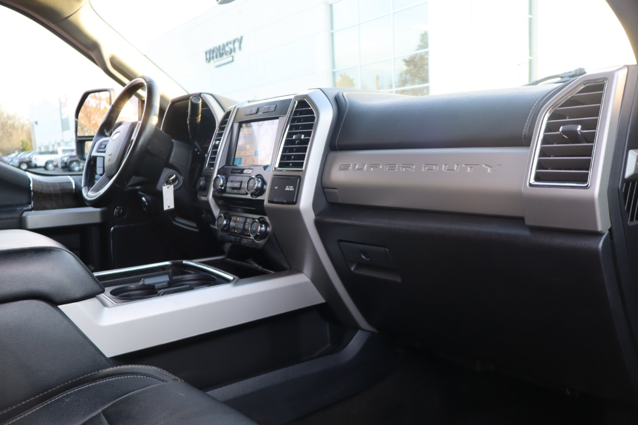 Ford F-450 SD Lariat Crew Cab DRW 4WD 2017