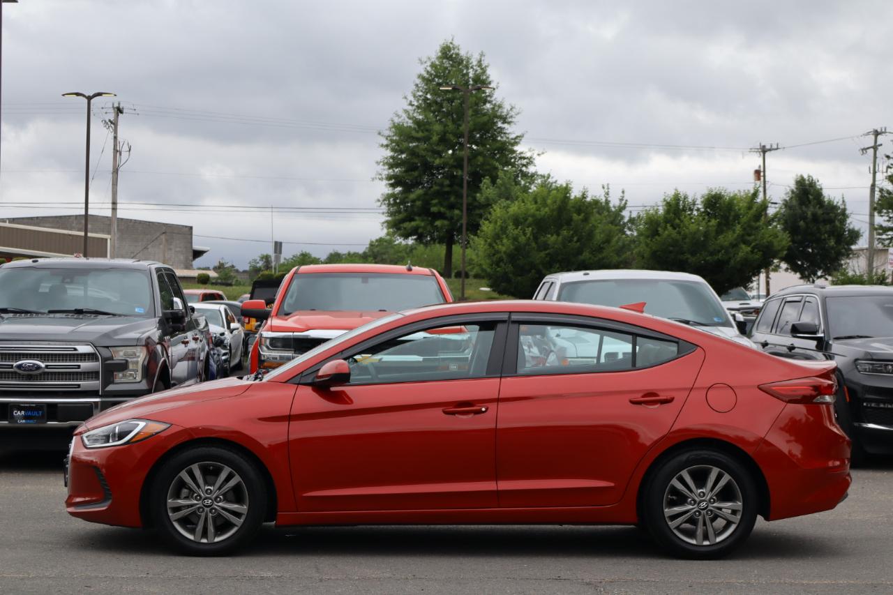 Hyundai Elantra Value Edition 6A 2017