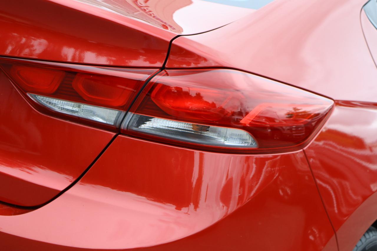 Hyundai Elantra Value Edition 6A 2017
