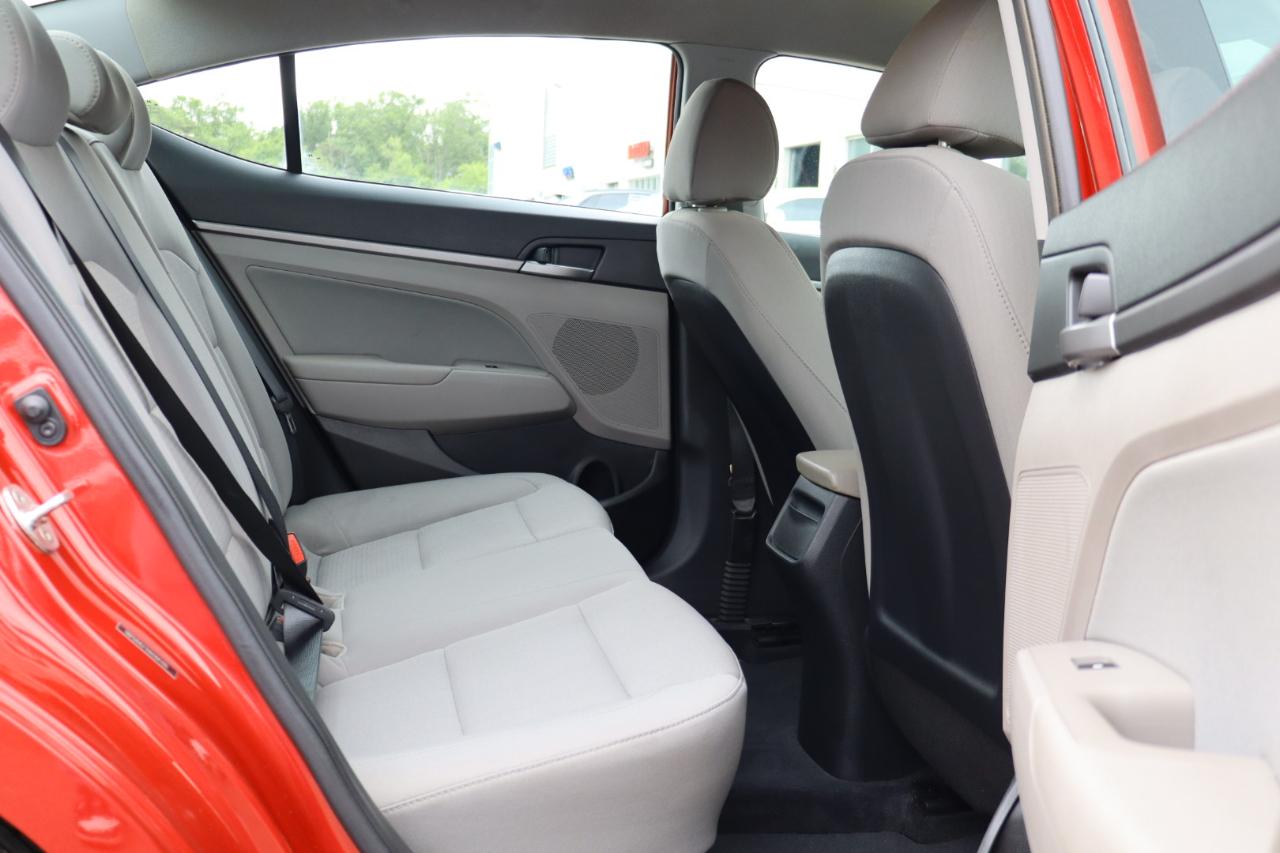Hyundai Elantra Value Edition 6A 2017
