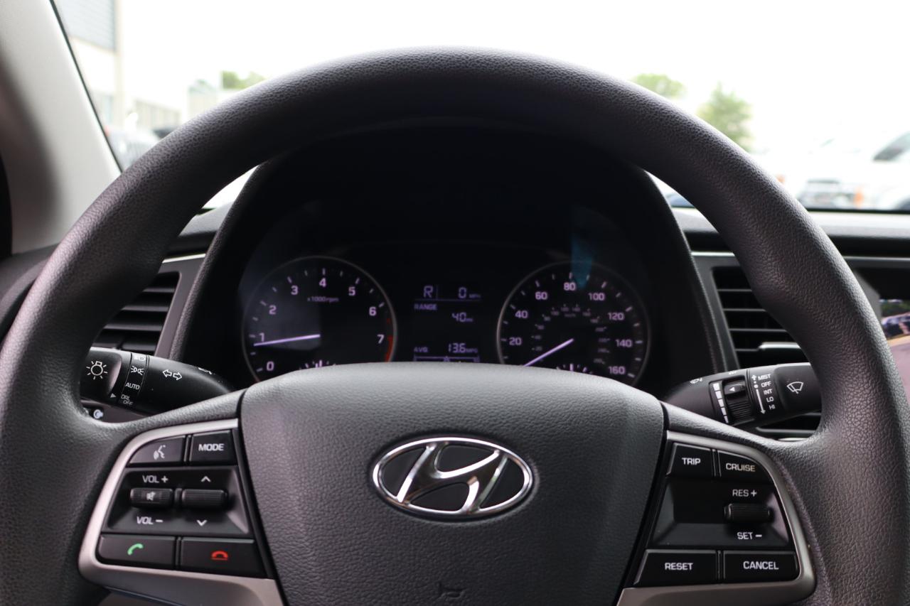 Hyundai Elantra Value Edition 6A 2017