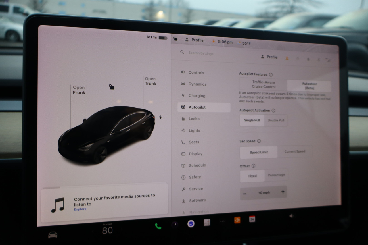 Tesla Model 3 Standard Range RWD 2019