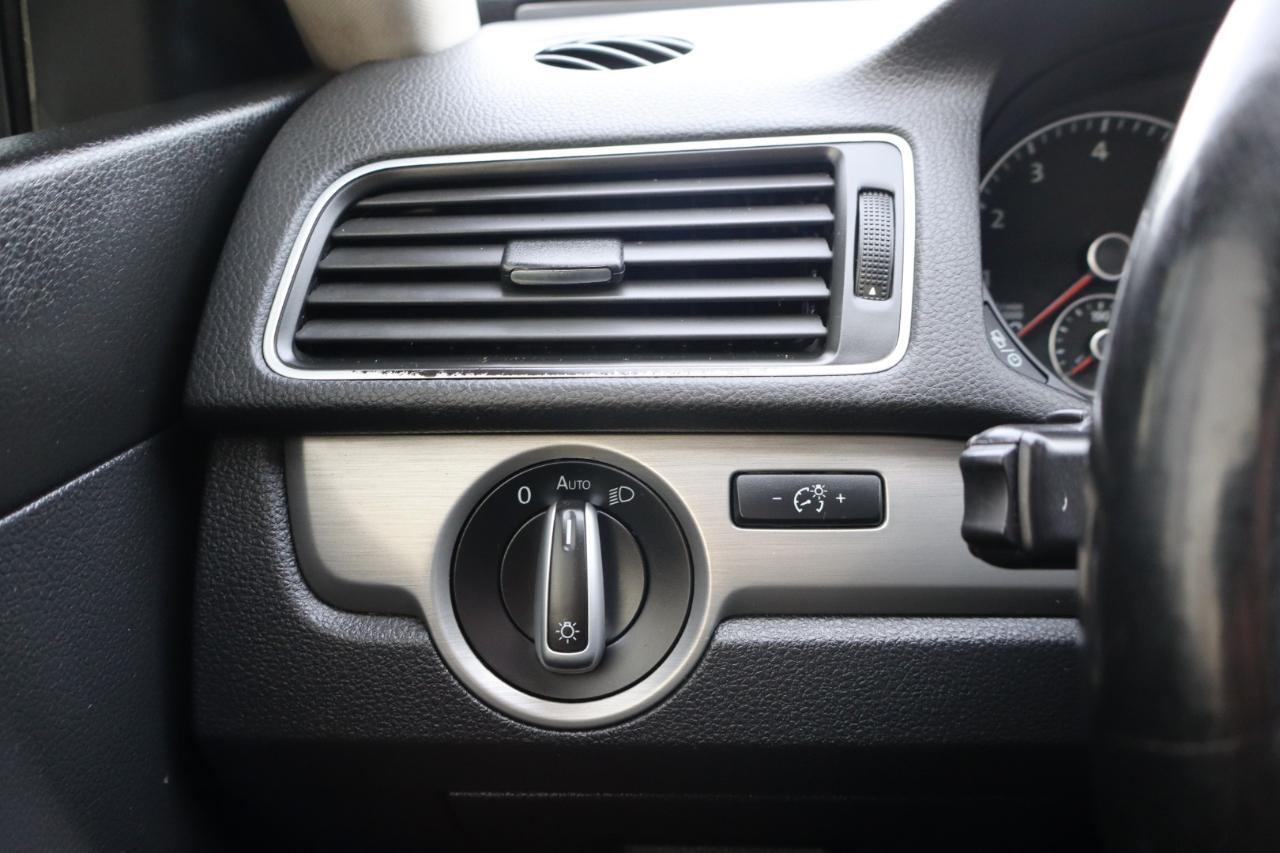 Volkswagen Passat 1.8T SE AT PZEV 2014
