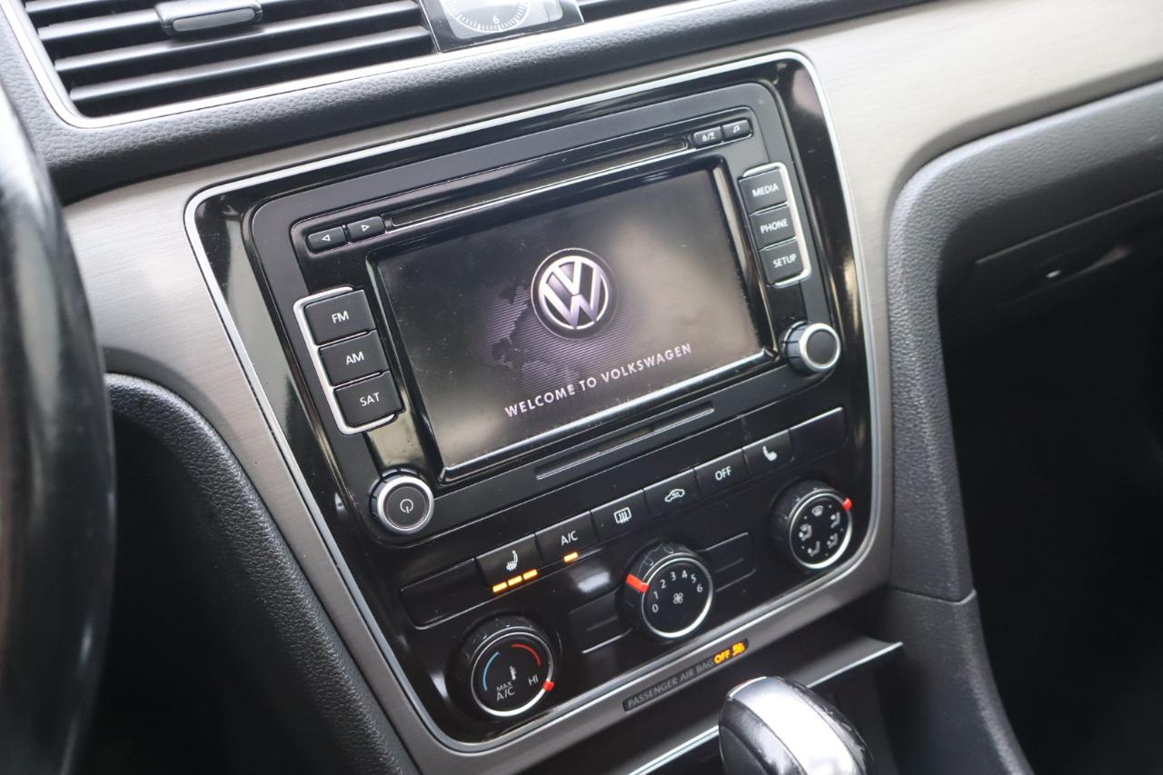 Volkswagen Passat 1.8T SE AT PZEV 2014