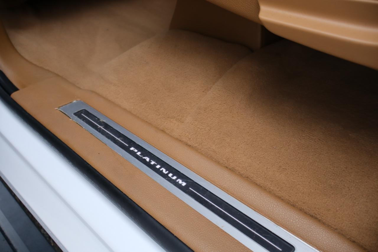 Cadillac Escalade ESV Platinum 4WD 2016