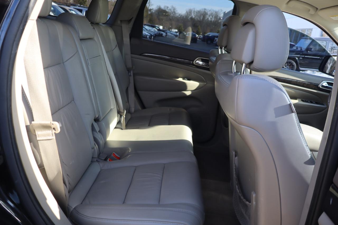 Jeep Grand Cherokee Laredo 2WD 2012