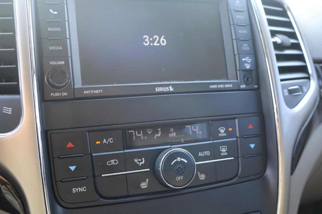 Jeep Grand Cherokee Laredo 2WD 2012