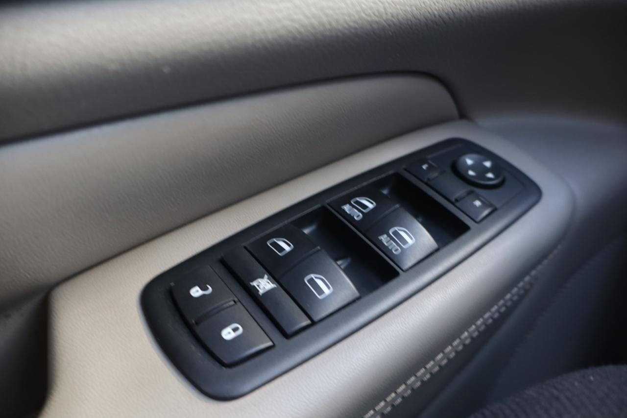 Jeep Grand Cherokee Laredo 2WD 2012