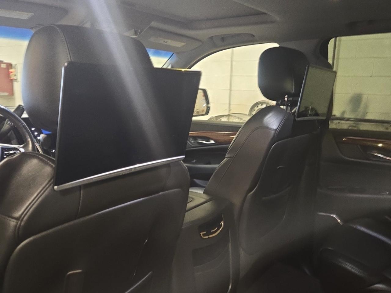Cadillac Escalade 4WD 4dr Luxury 2019