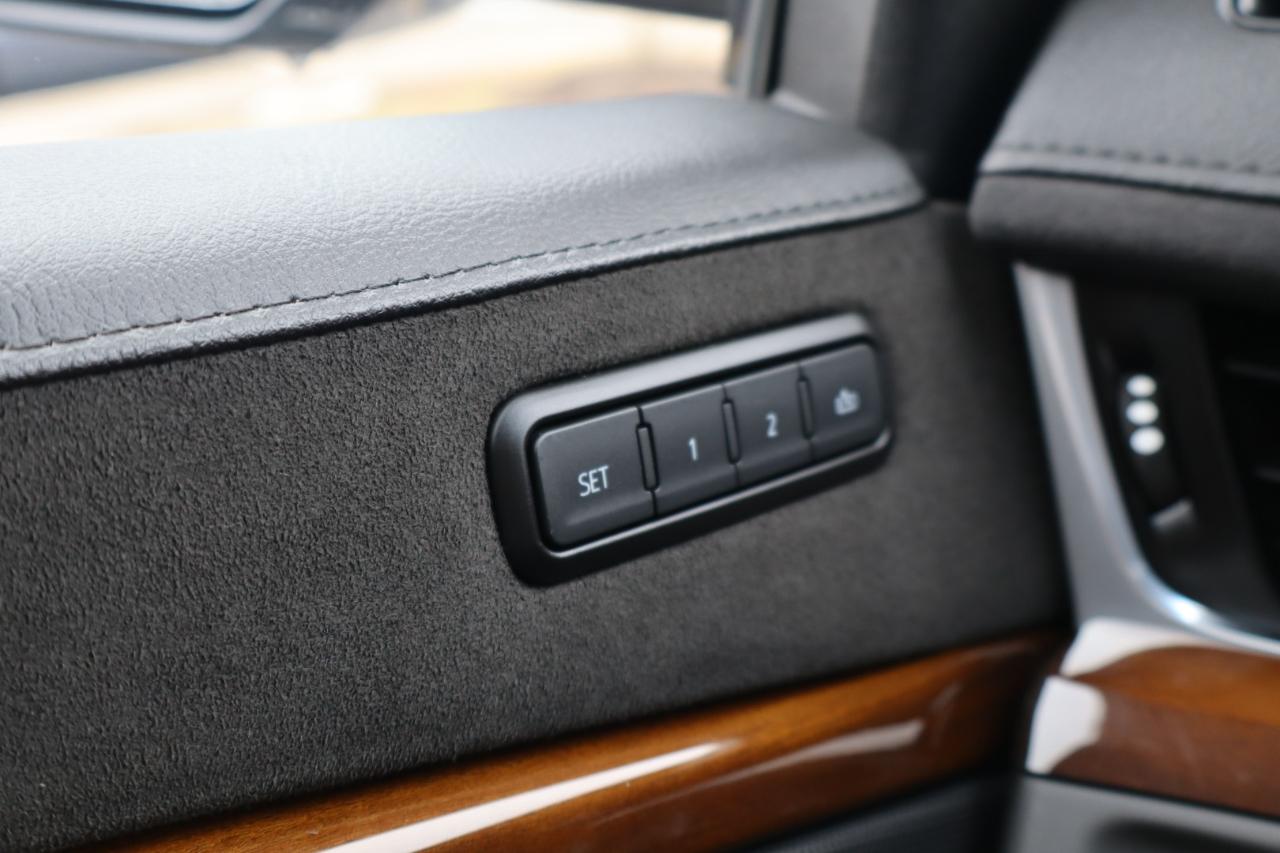 Cadillac Escalade 4WD 4dr Luxury 2019