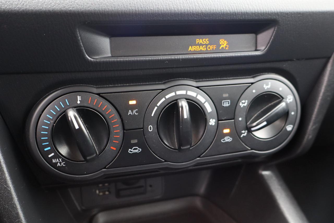 Mazda MAZDA3 i Sport AT 4-Door 2015